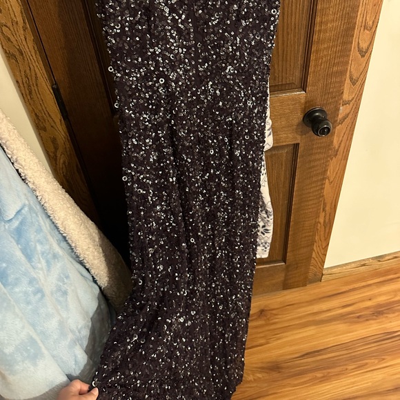 Worn once. Has a small spot where the beads are missing on the bottom. Very soft - Picture 6 of 9